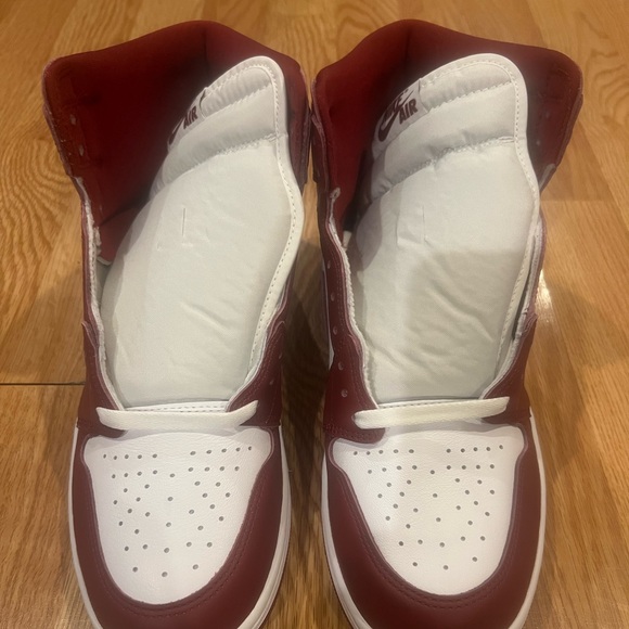 Air Jordan 1 OG Hi Team Red - Picture 2 of 9